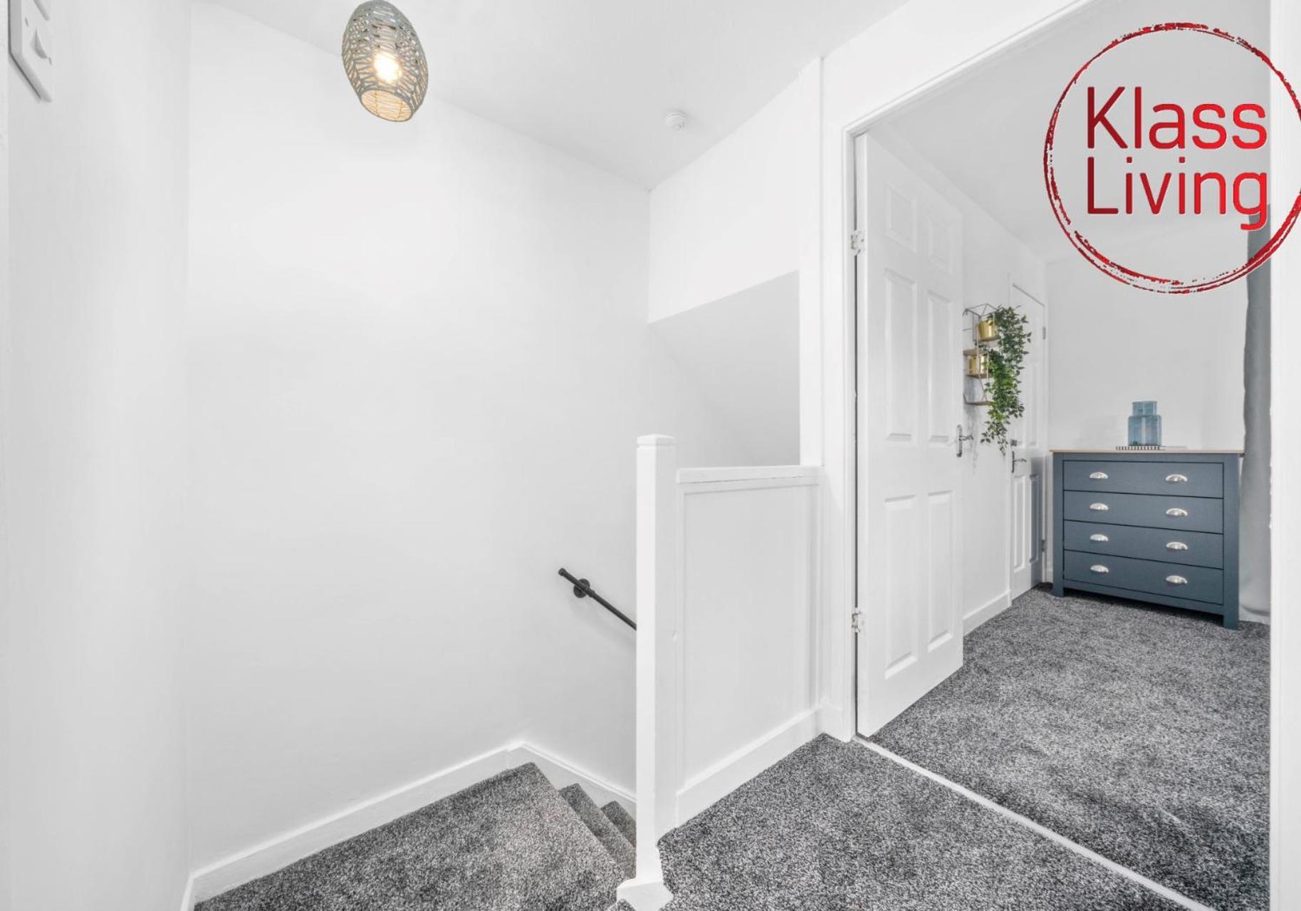 West End House By Klass Living Bellshill Bagian luar foto
